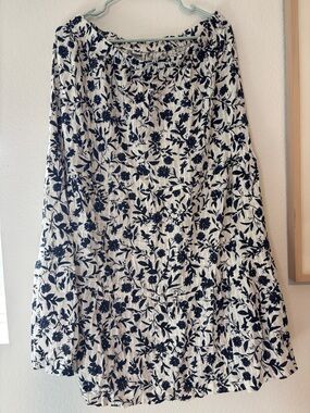 Old Navy Navy and White Floral Maxi Skirt